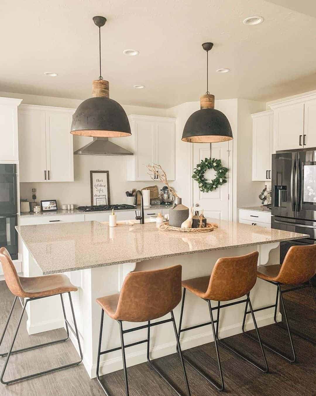 20 of  Neutral Kitchen With Easter Décor