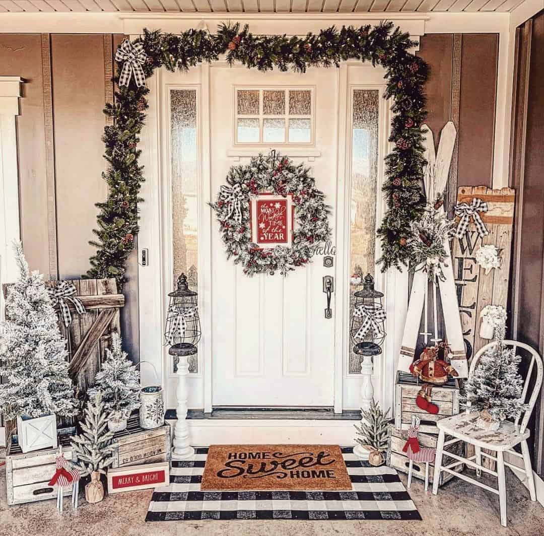 09 of  Frosted Vintage Christmas Porch Décor