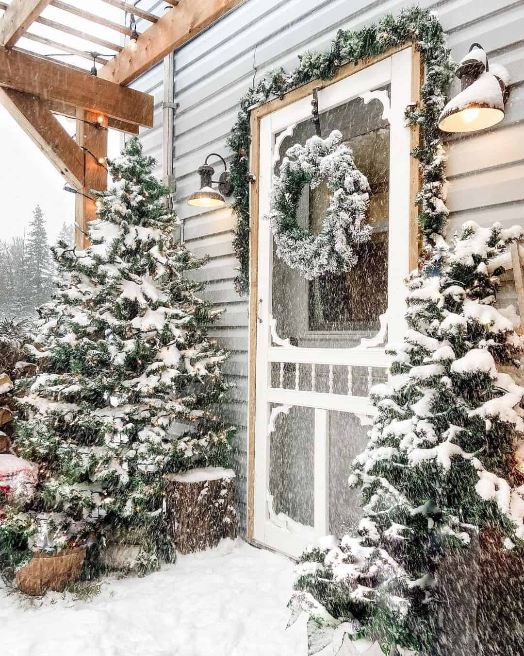 26 of  Snow-Covered Winter Décor for Front Door