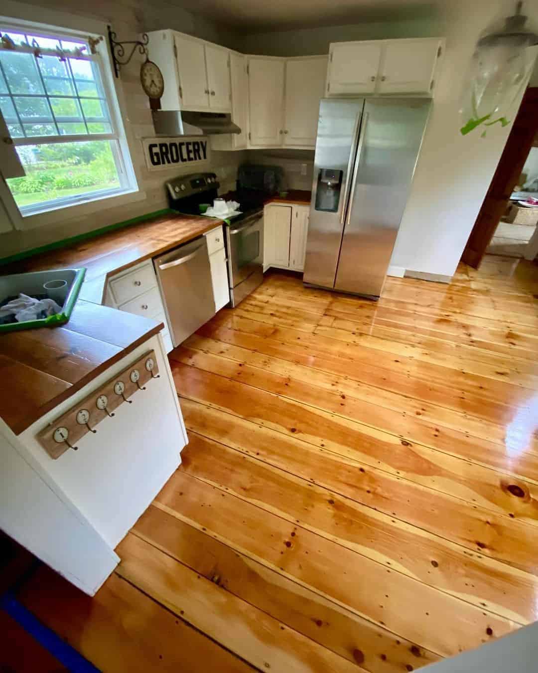 13 of  Farmhouse Wooden Kitchen Flooring Ideas