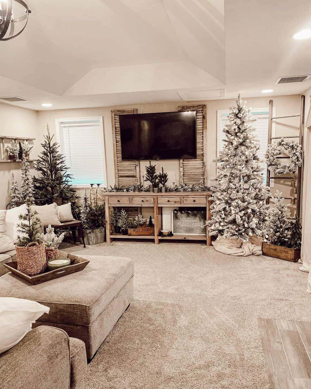 26 of  Antique Farmhouse Holiday Wonderland Décor Ideas