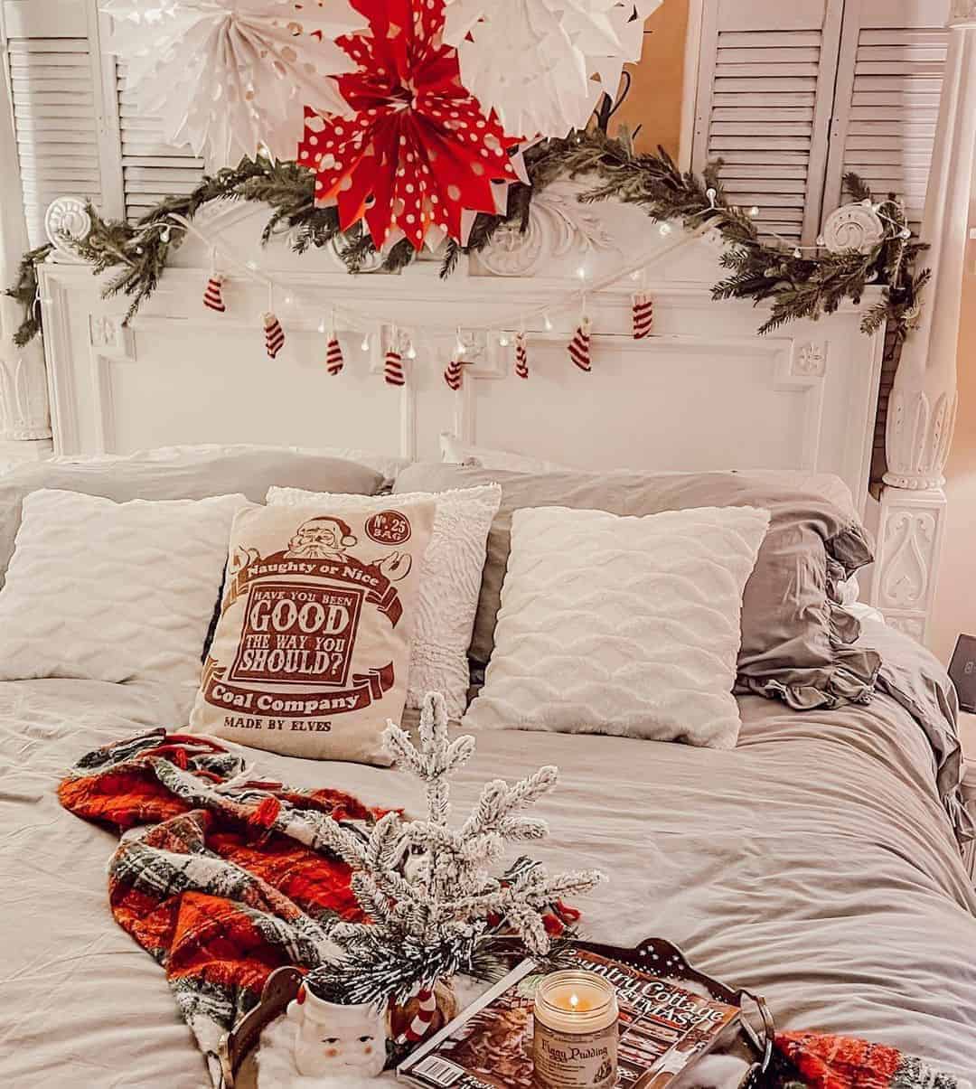 16 of  Vintage Wonderland Christmas Guestroom