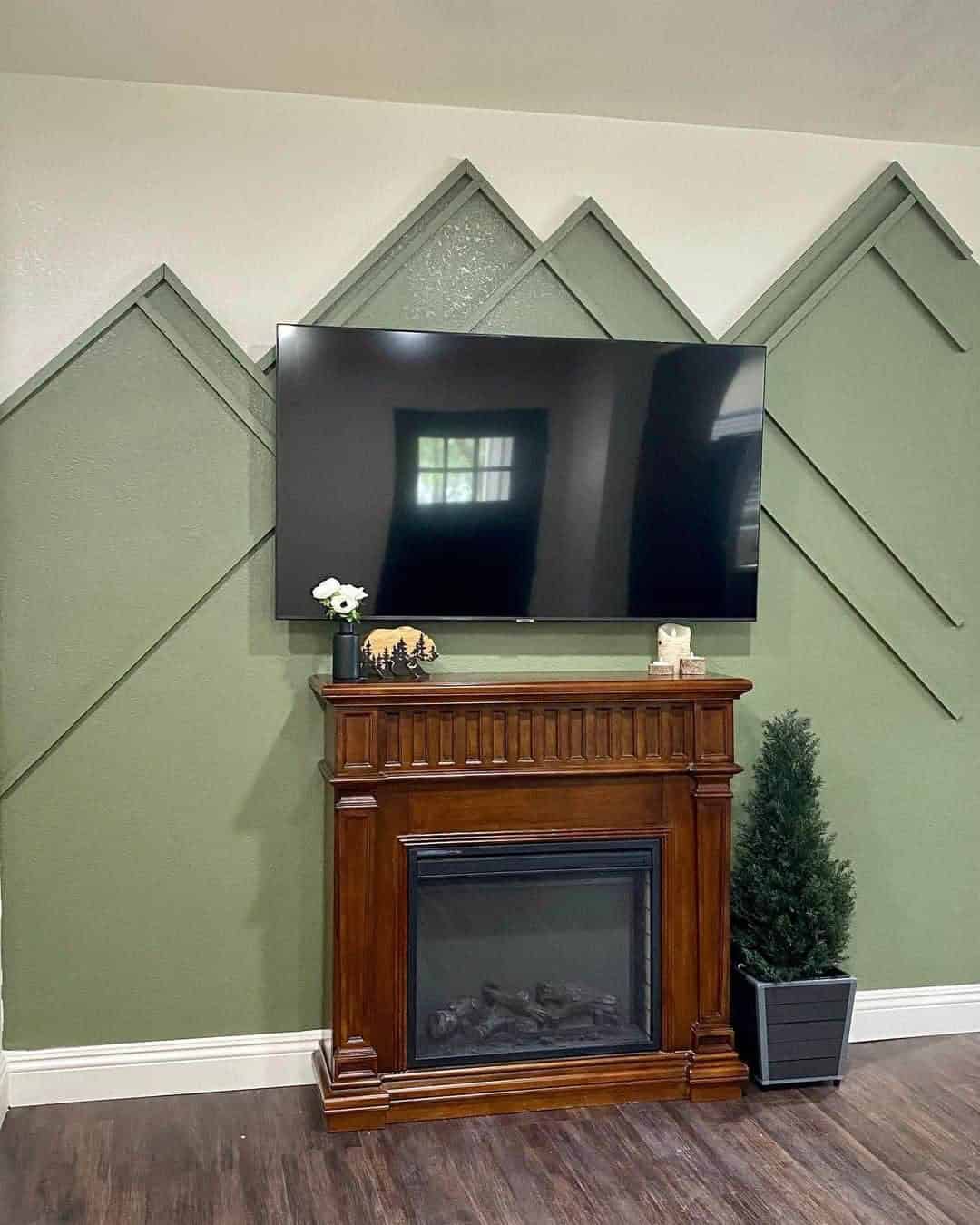 13 of  Beige Wall With Green Decorative Paneling