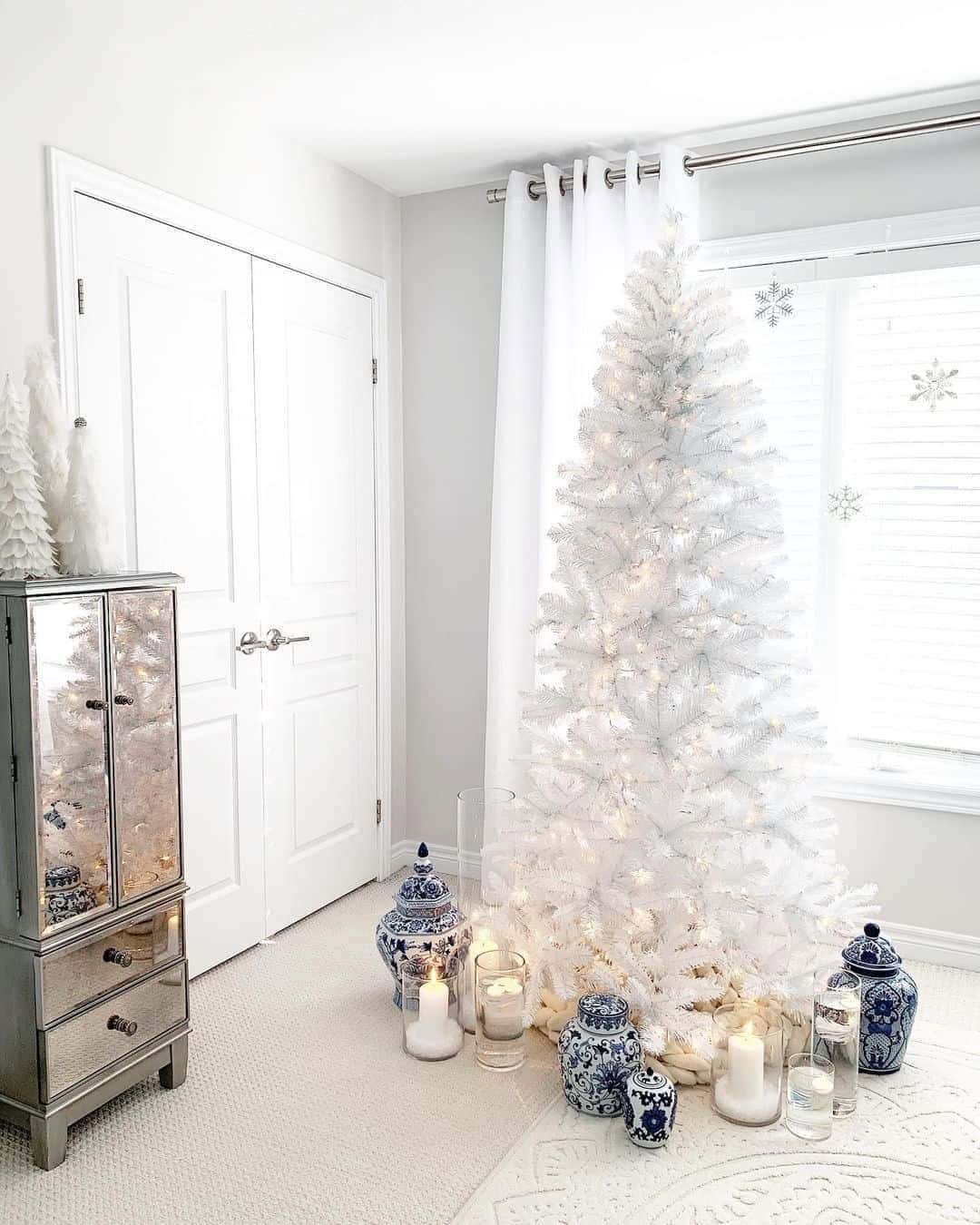 08 of  Glam-Inspired Winter Décor