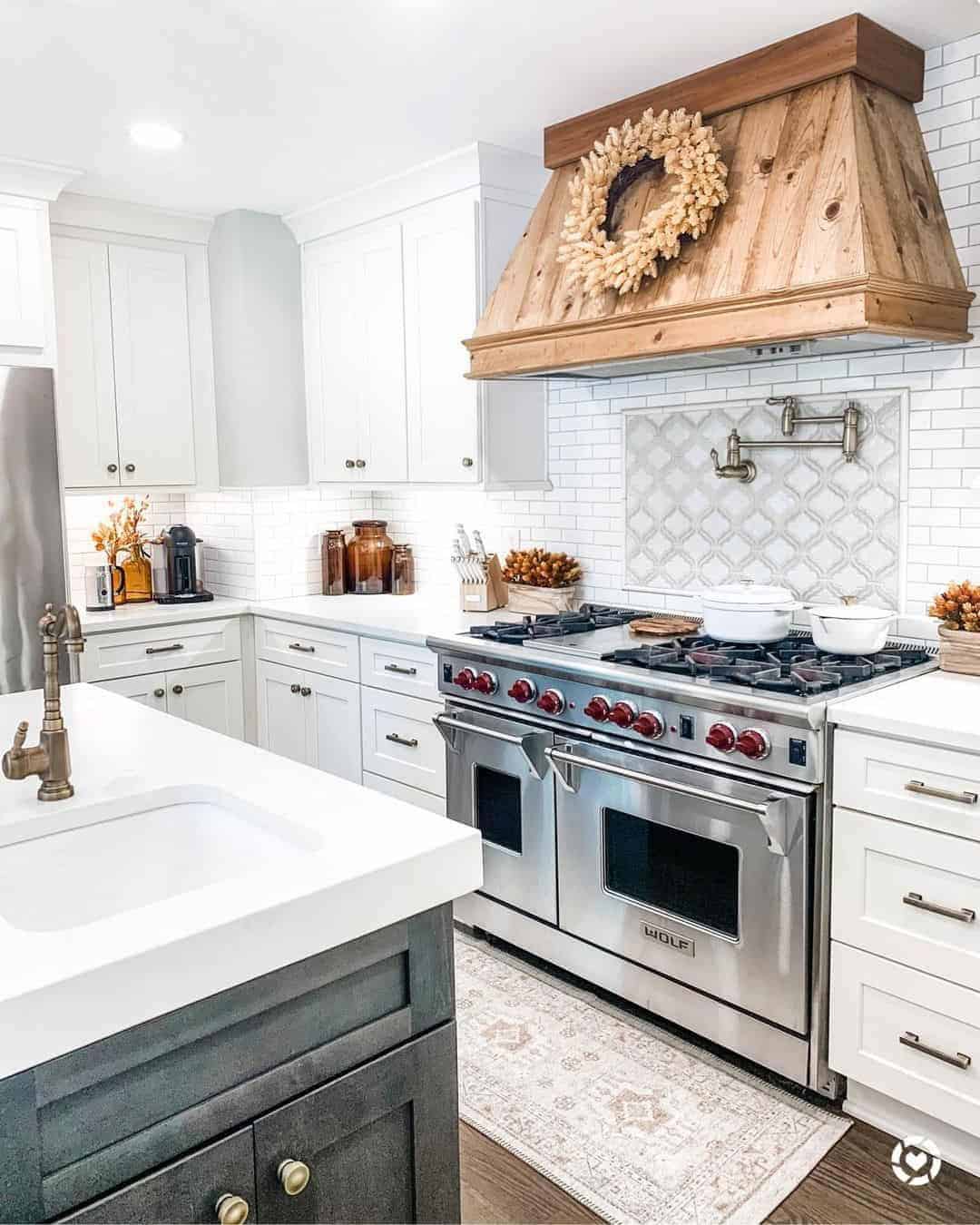 32 of  Gray Arabesque Backsplash Accent Tiles