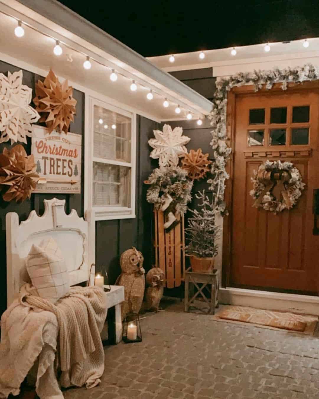 16 of  Cozy and Rustic Snowflake Porch Décor