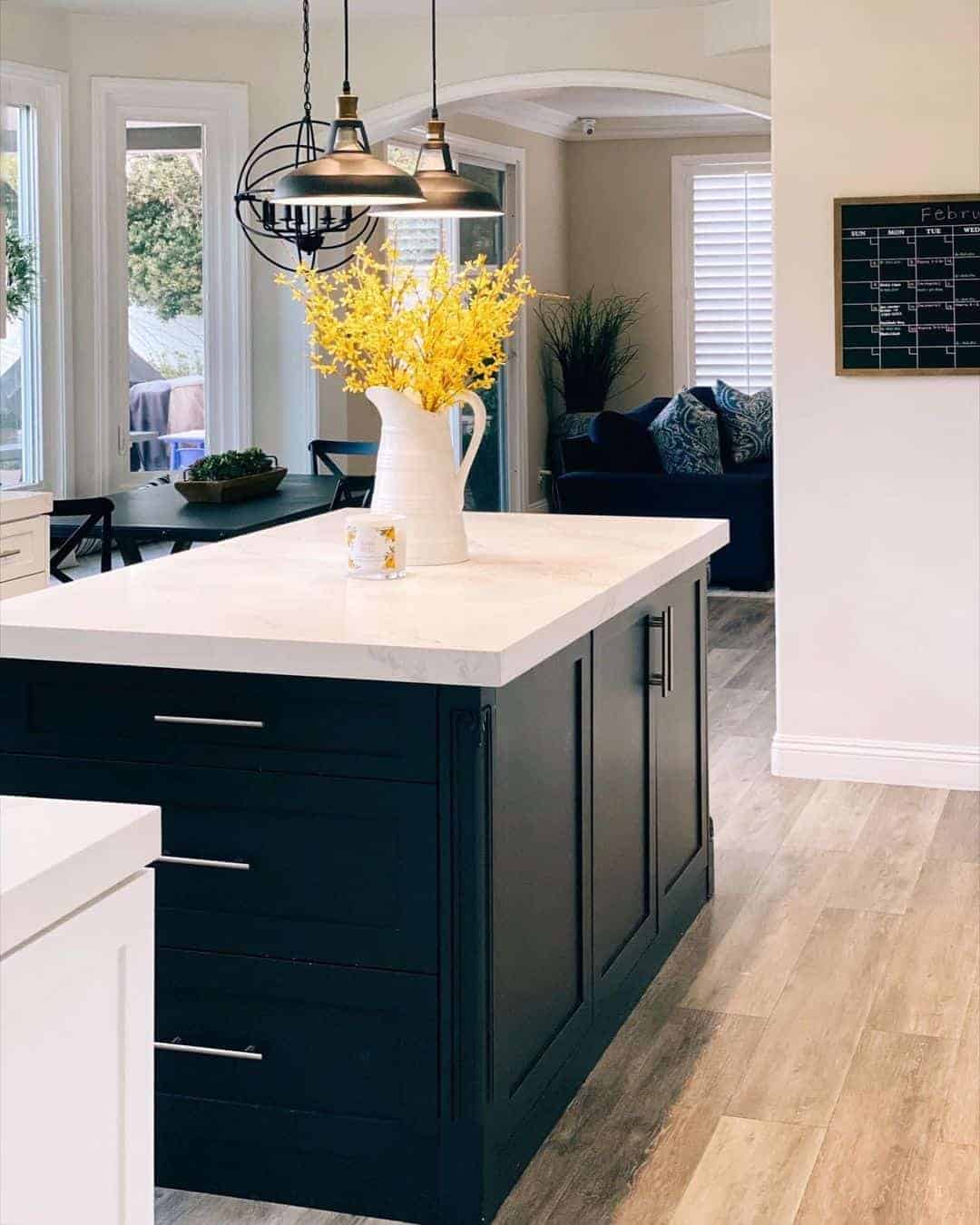 16 of  Black and Yellow Kitchen Décor Ideas