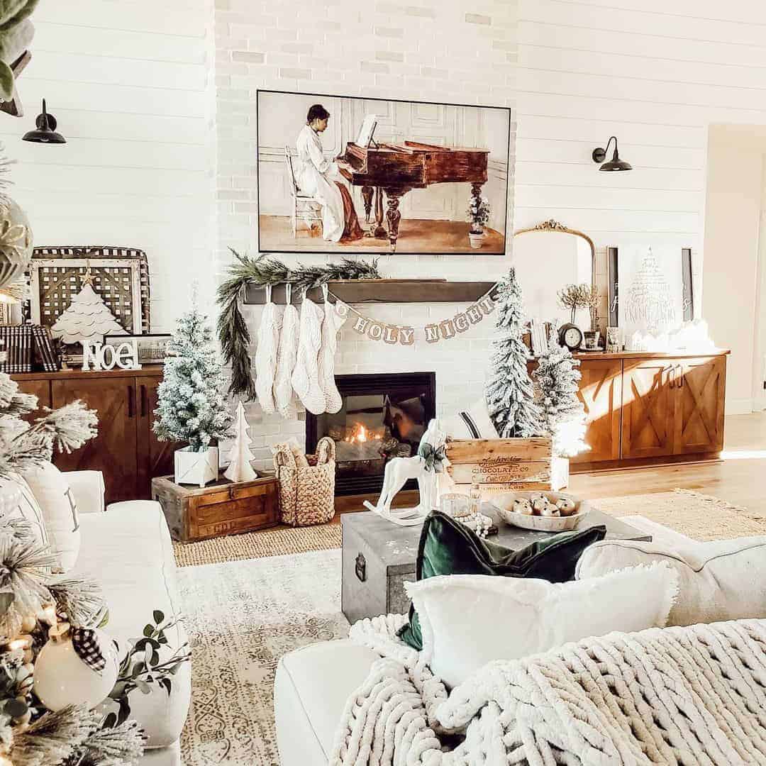 20 of  Neutral Farmhouse Christmas Décor Ideas