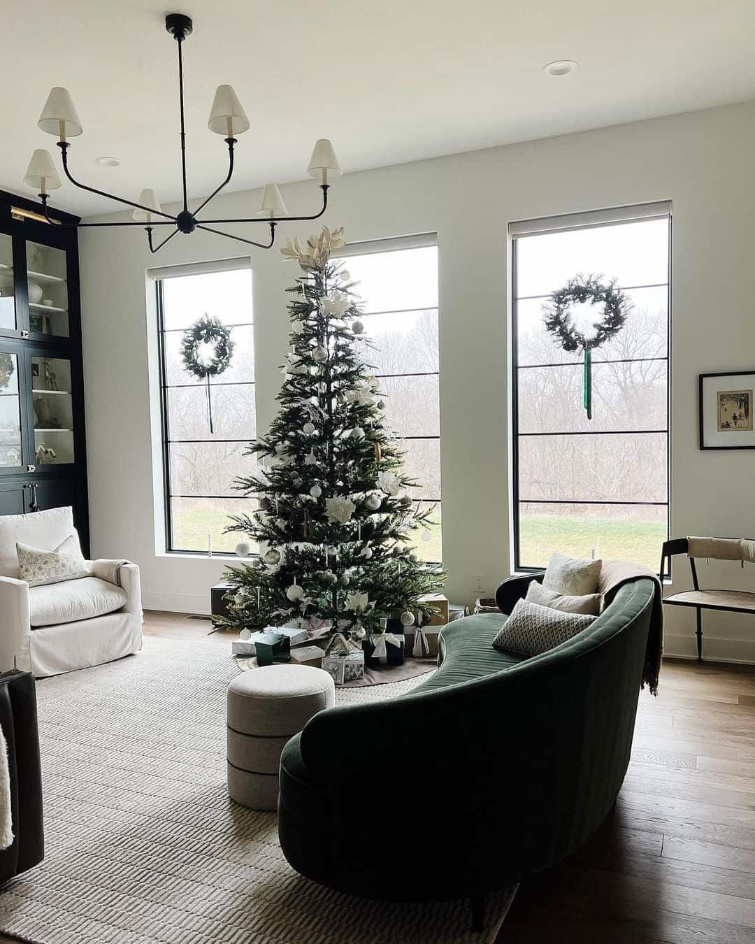 06 of  White Living Room Decorated With Christmas Wreaths