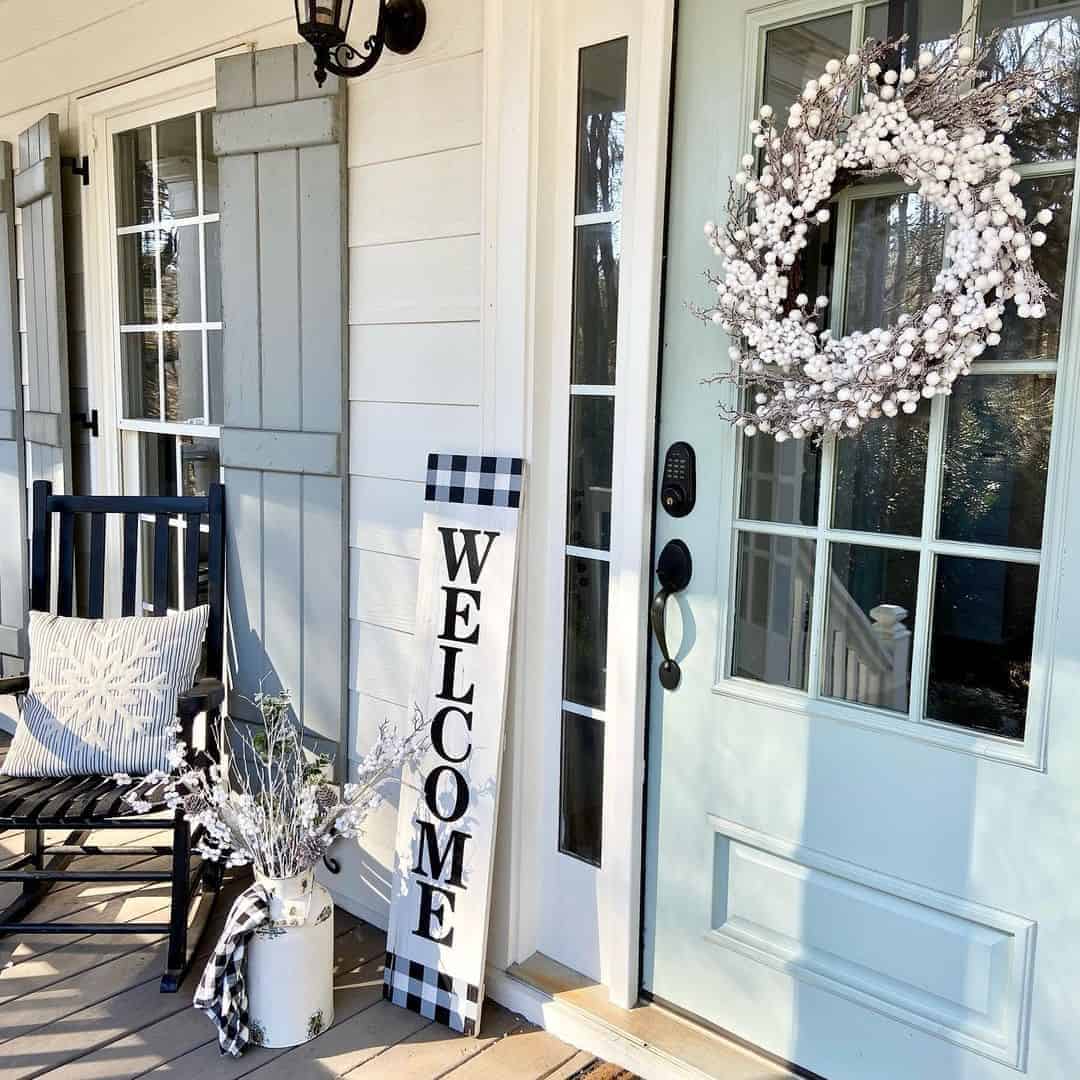 18 of  Modern Front Door Winter Decor