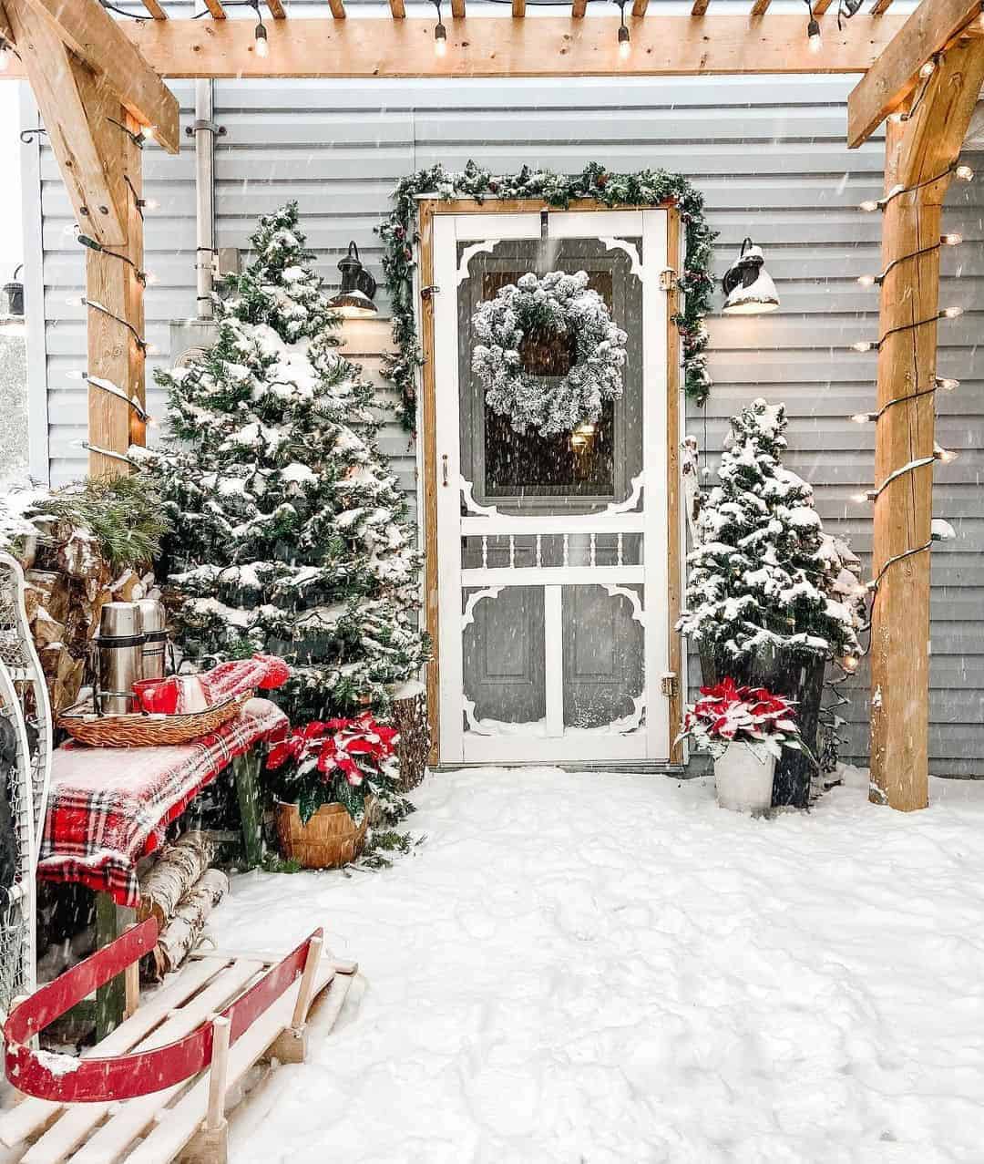 30 of  Winter Wonderland Porch Decor Ideas