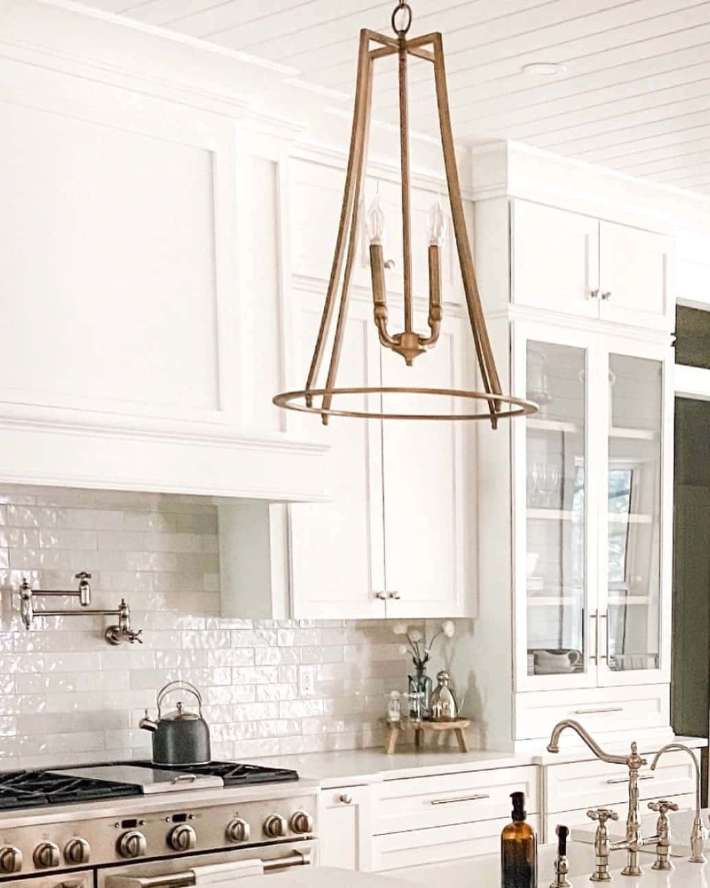 12 of  White Kitchen With Brass Chandelier Light Fixture