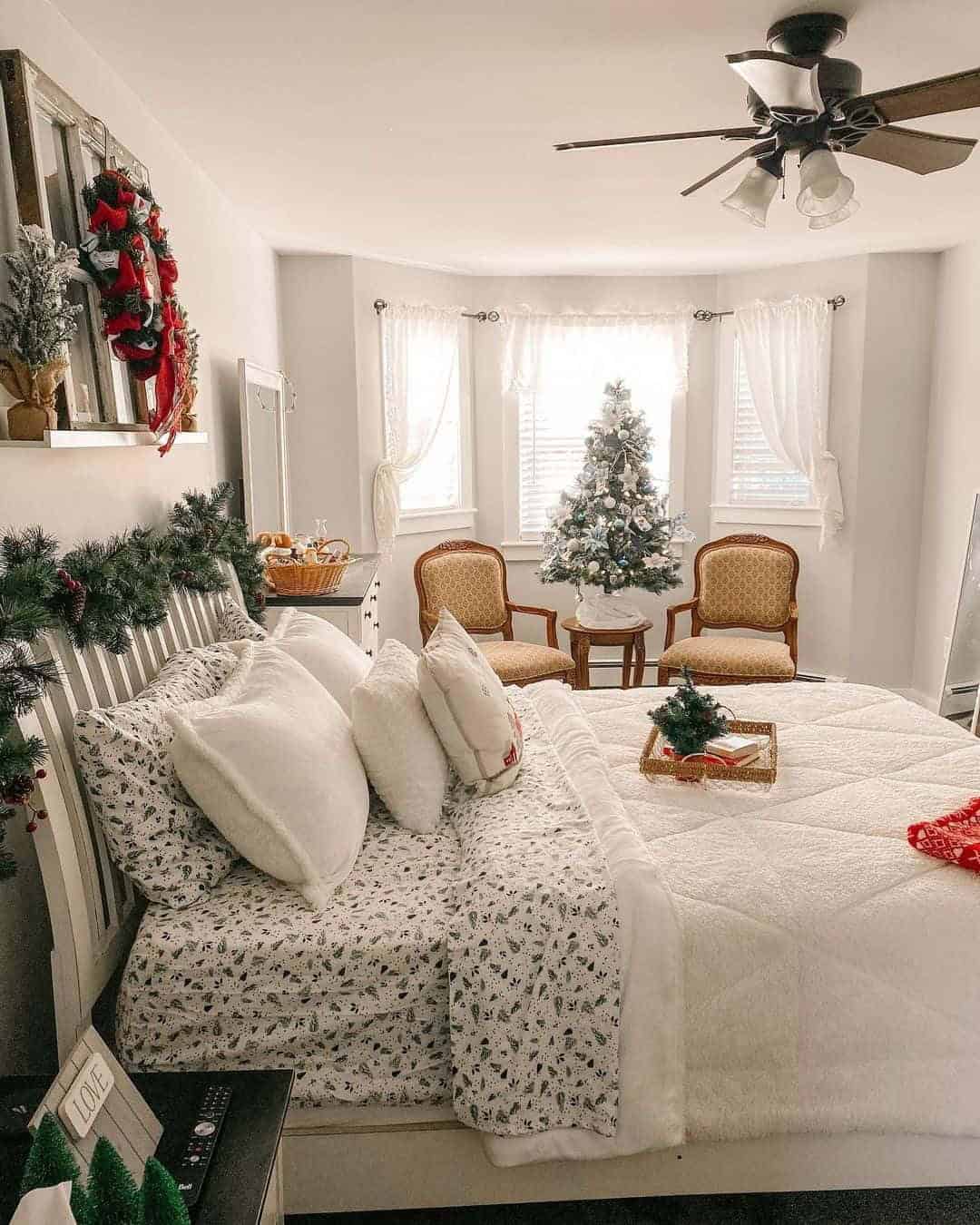 09 of  Christmas Cottage Suite