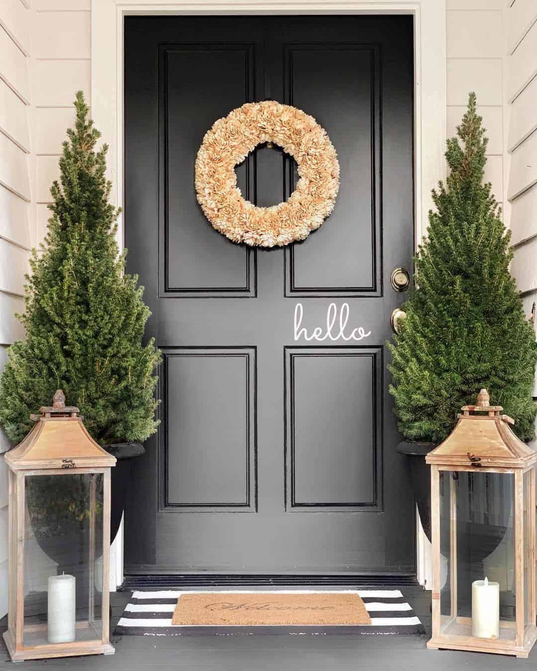 12 of  Modern and Minimalist Holiday Entryway