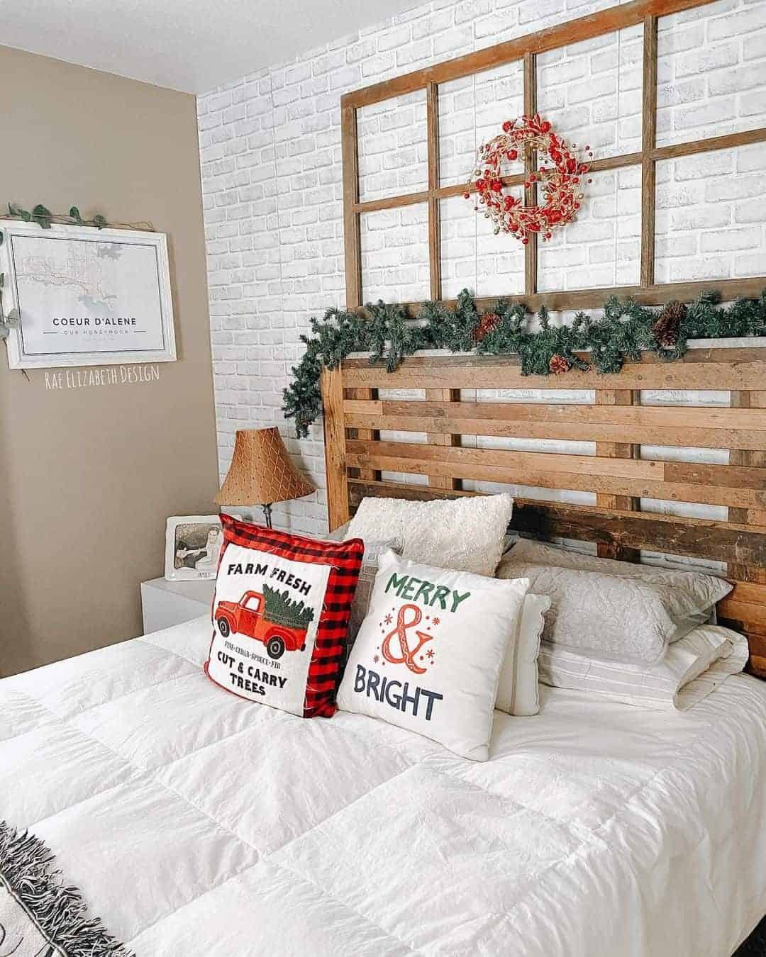 15 of  Cozy Farmhouse Holiday Room