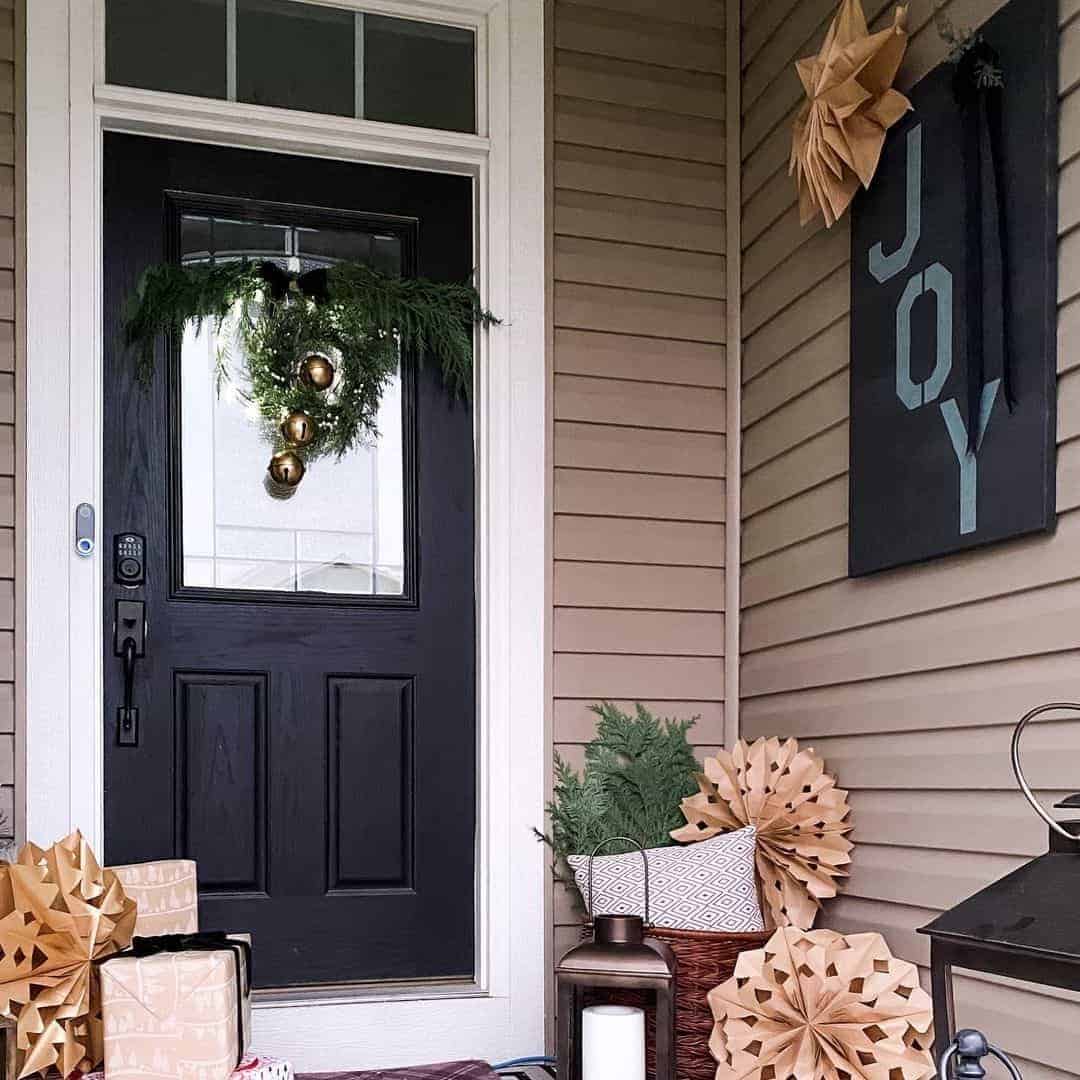 08 of  Festive and Crafty Porch Décor